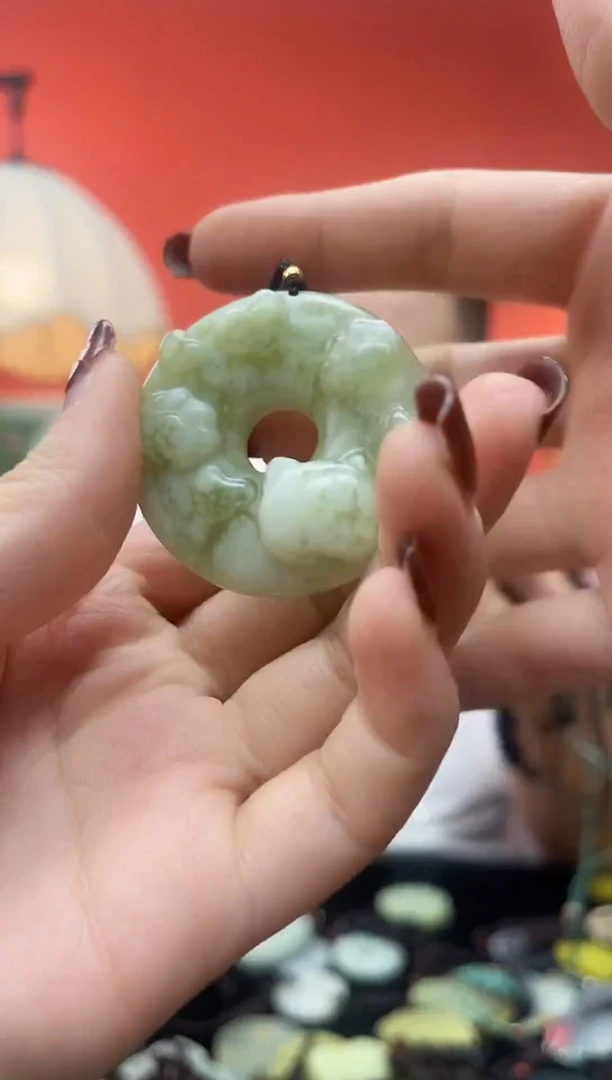 未镶嵌岫玉吊坠·