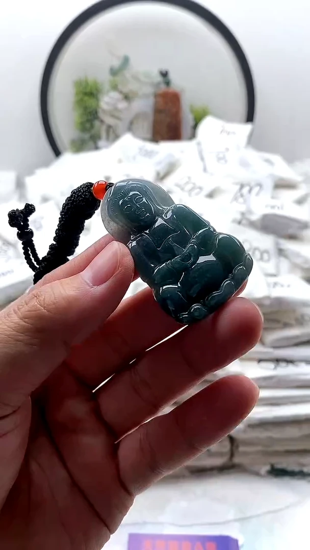 颈饰未镶嵌翡翠观音