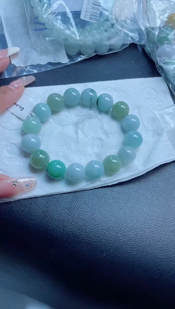 定制翡翠未镶嵌珠串
