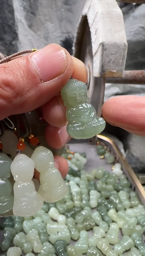 颈饰未镶嵌和田玉吊坠多样性拍一发一件