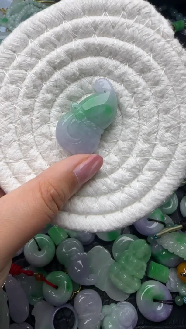 颈饰未镶嵌翡翠缅甸翡翠吊坠