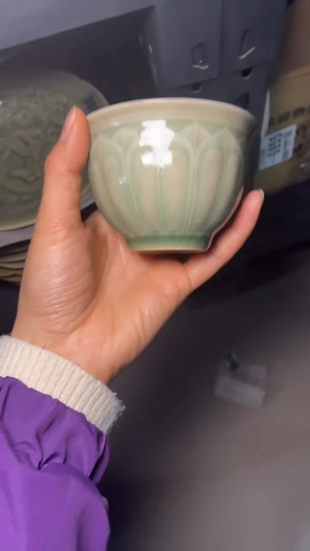 耀州窑仰山莲瓣杯微瑕黑