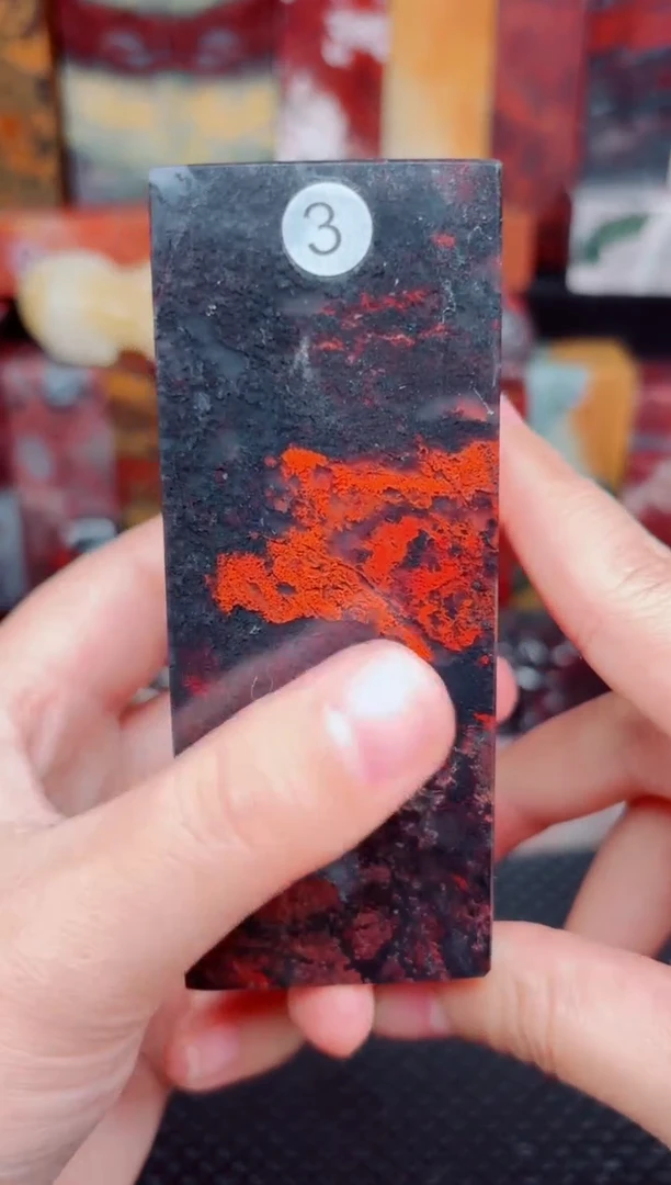 玉3号桂林鸡血玉印章、摆件