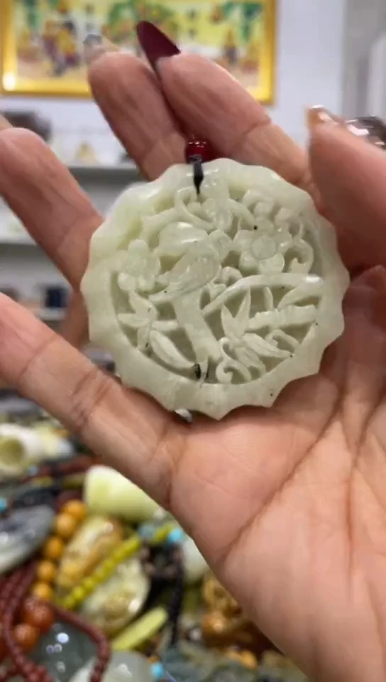 未镶嵌岫玉吊坠