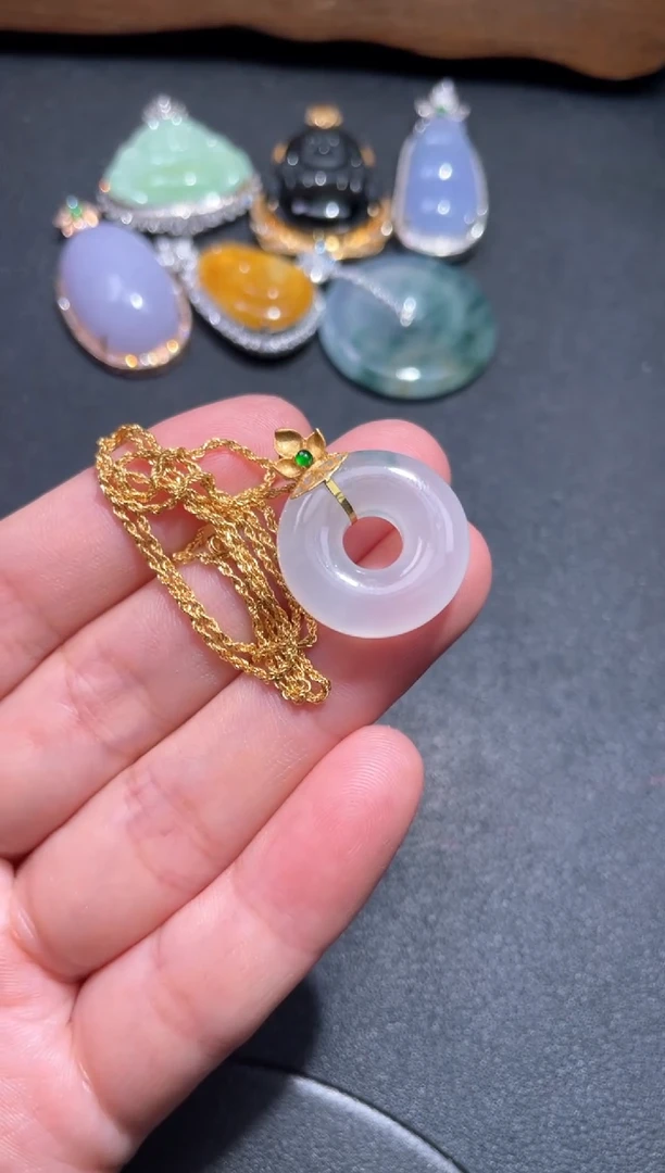 颈饰18K金镶嵌翡翠14.......