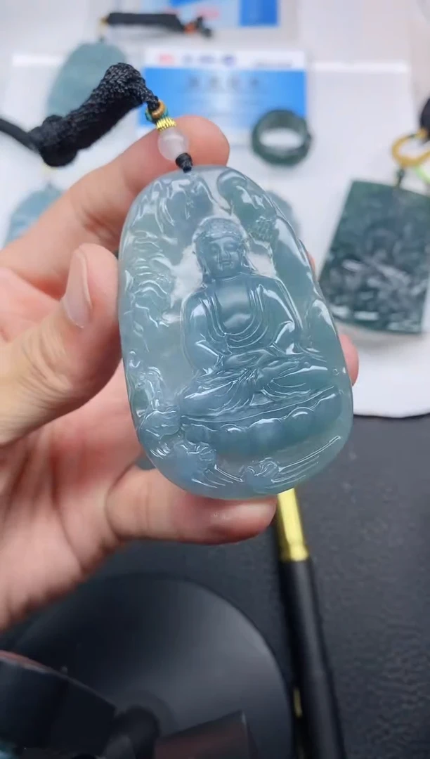 颈饰未镶嵌翡翠