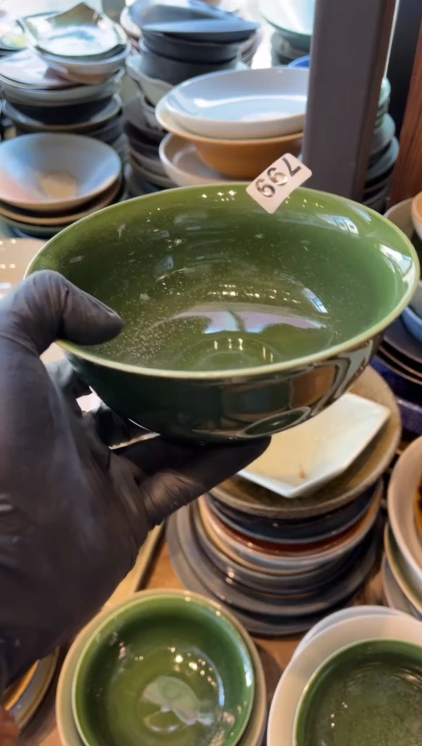 【闪购商品】瓷片799微瑕翠绿反边碗