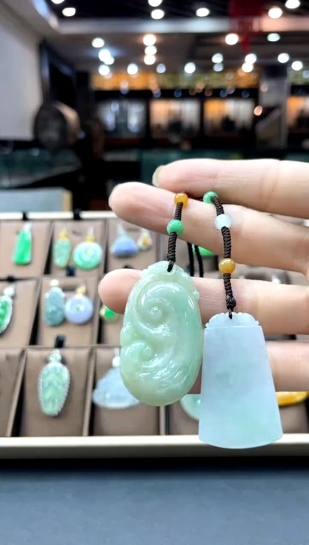 【闪购商品】翡翠挂件未镶嵌无事牌如意