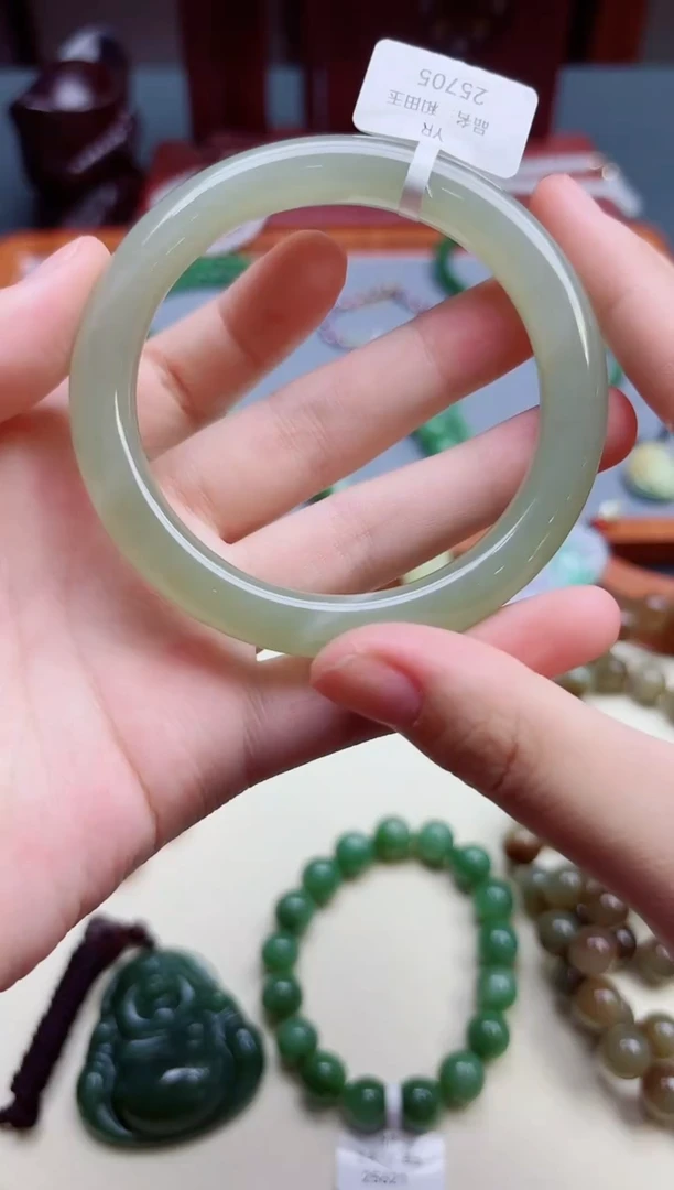 和田玉未镶嵌颈饰和田玉57#手镯*1 YR