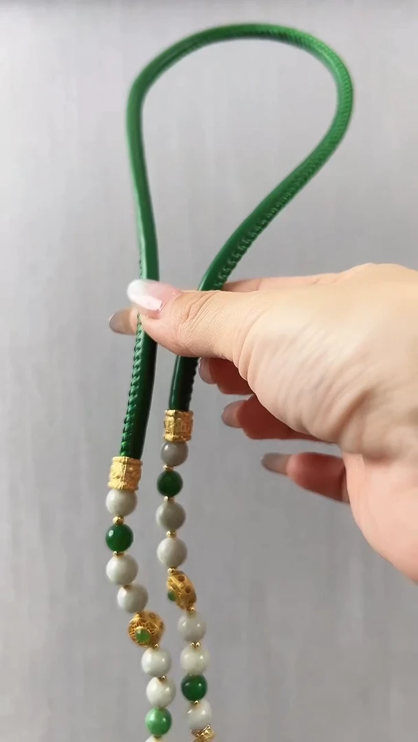 翡翠未镶嵌颈饰绿色链子