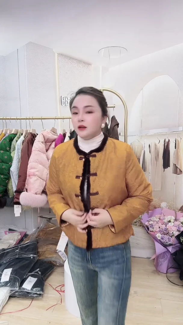 20号黄色香云纱羽绒服1件   尺码备注