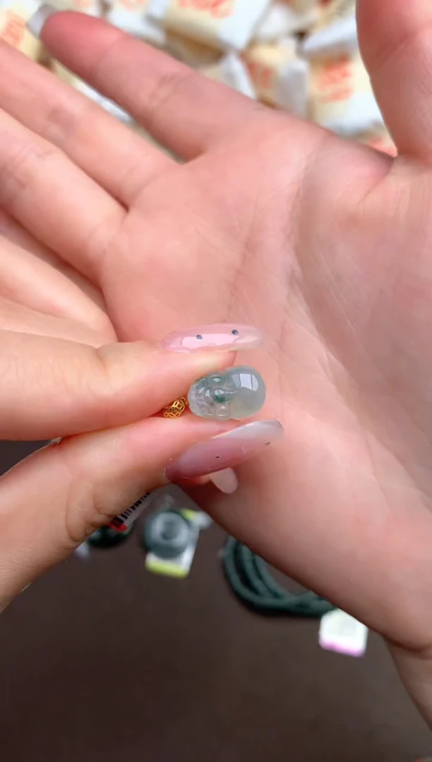 【闪购商品】翡翠挂件18K金镶嵌一