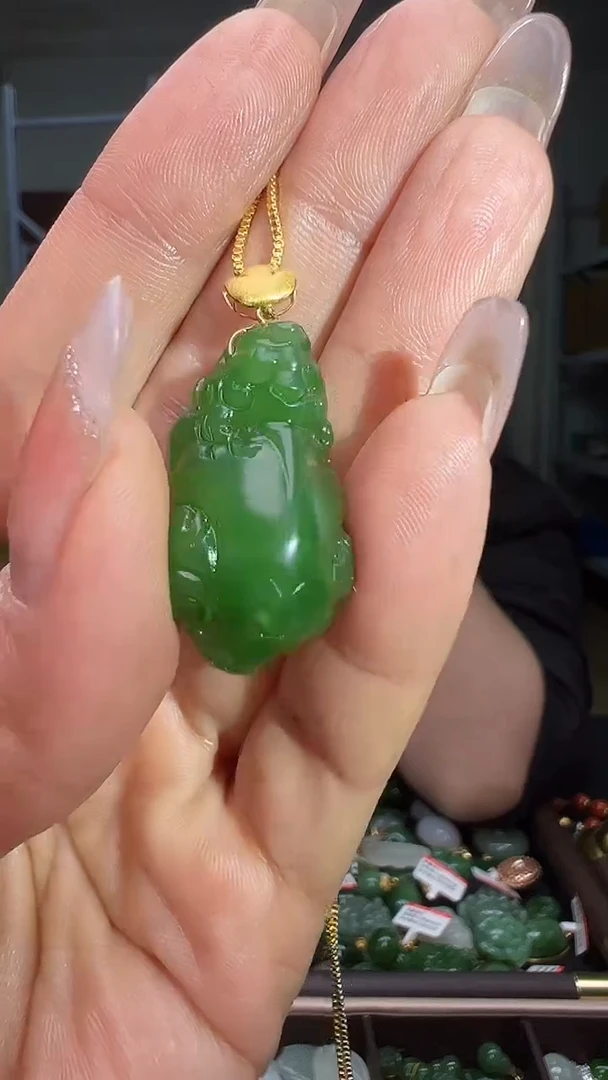 颈饰18K金镶嵌和田玉（多样性发货.发其一）11.27.80