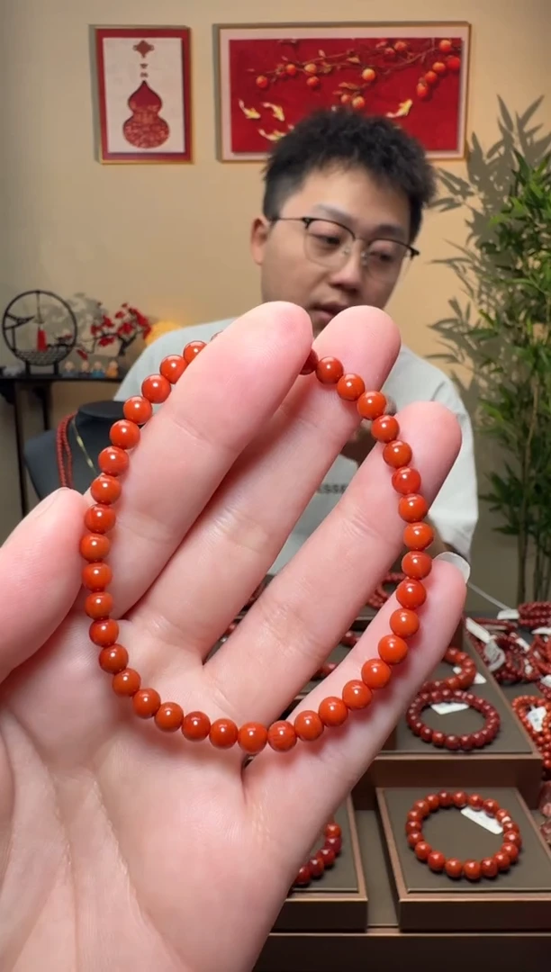 南红玛瑙手串未镶嵌一条约4mm 多样性发货