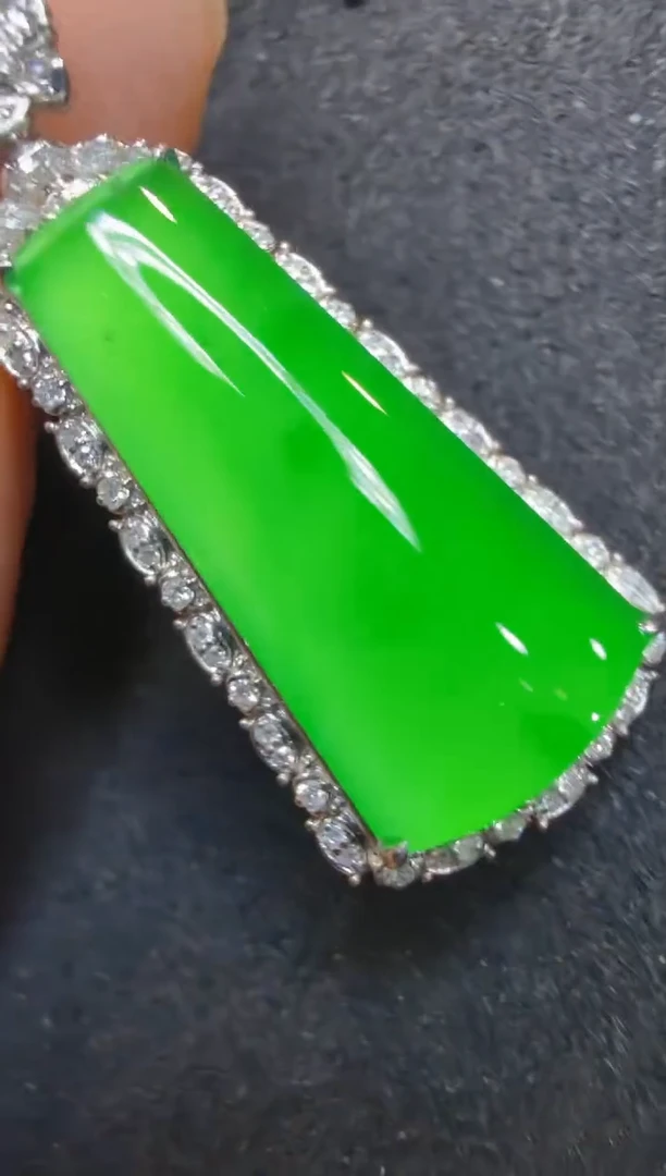 吊坠(不含链)18K金镶嵌翡翠多样性团购发一件