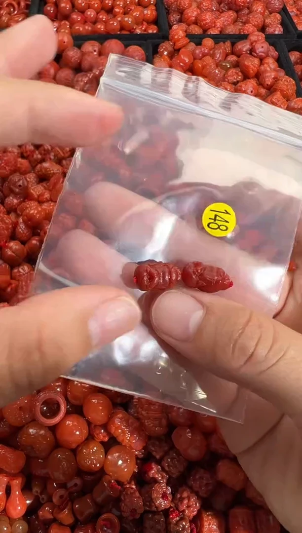 南红玛瑙未镶嵌颈饰1