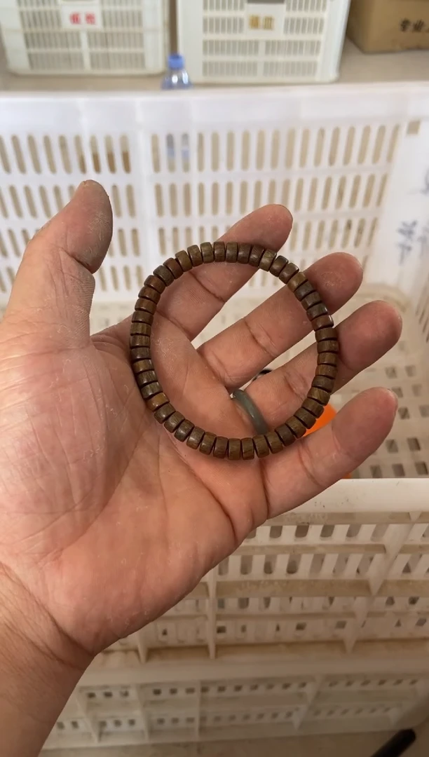 无运费险有瑕疵的摄影的产品有使用过的痕迹有点脏介意勿拍