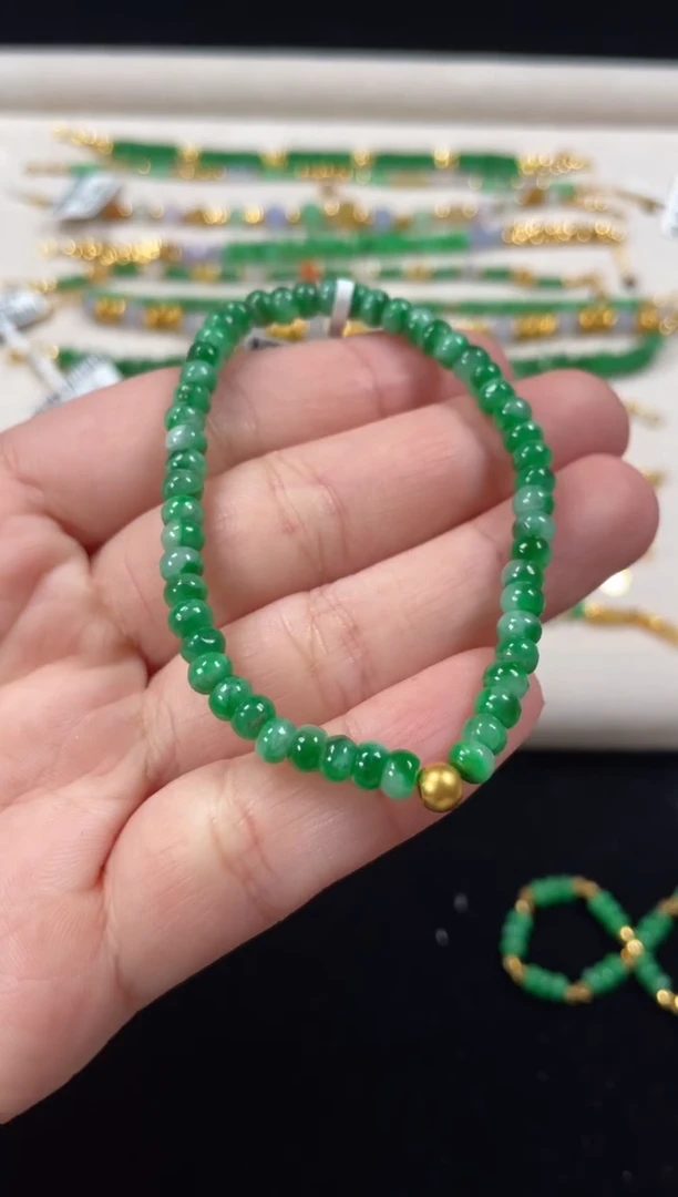 足金镶嵌手串翡翠一条  P248