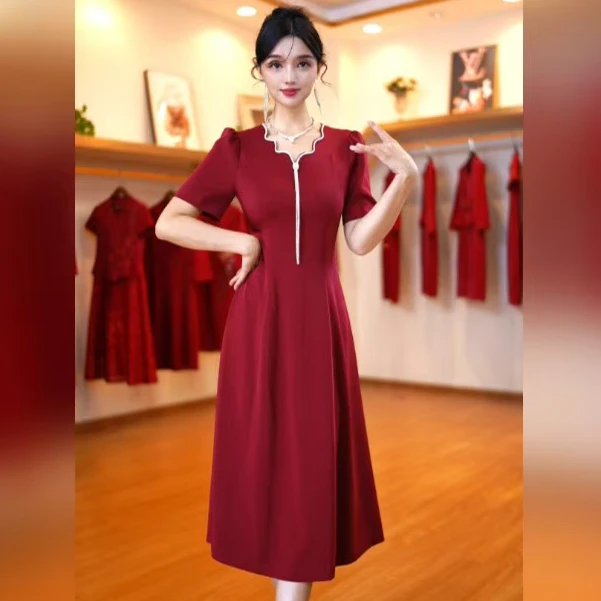 2025新款常规短裙摆一字肩纯色缎面礼服晚装时尚中长款连衣裙修身