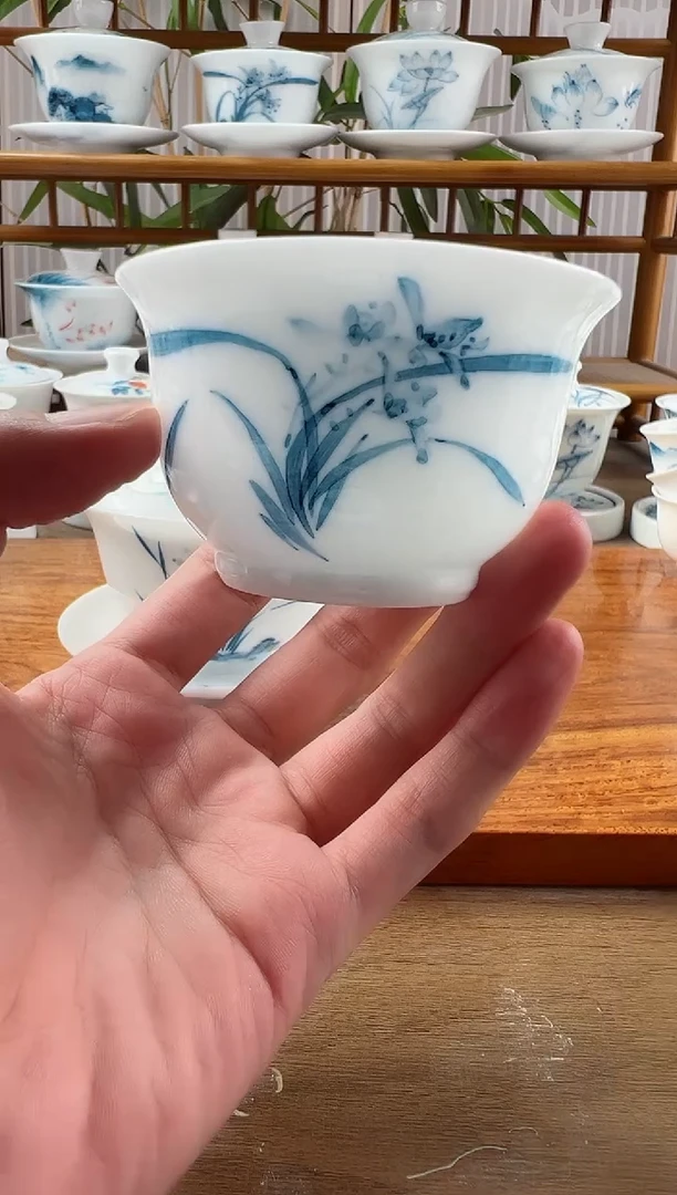 品*微瑕高冰兰花压手杯1个