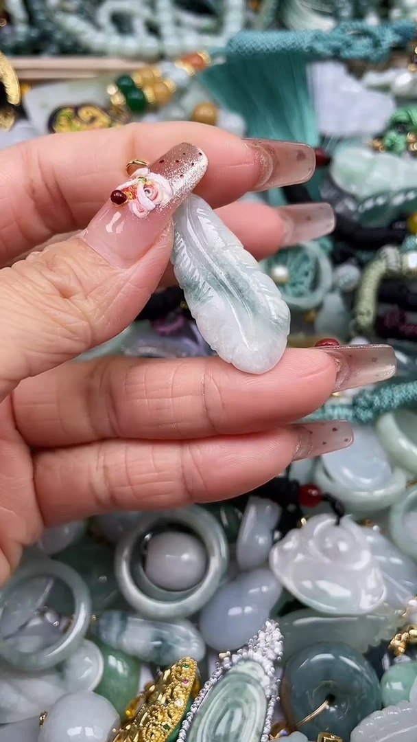 【闪购商品】翡翠颈饰未镶嵌闪购000多样性发其一