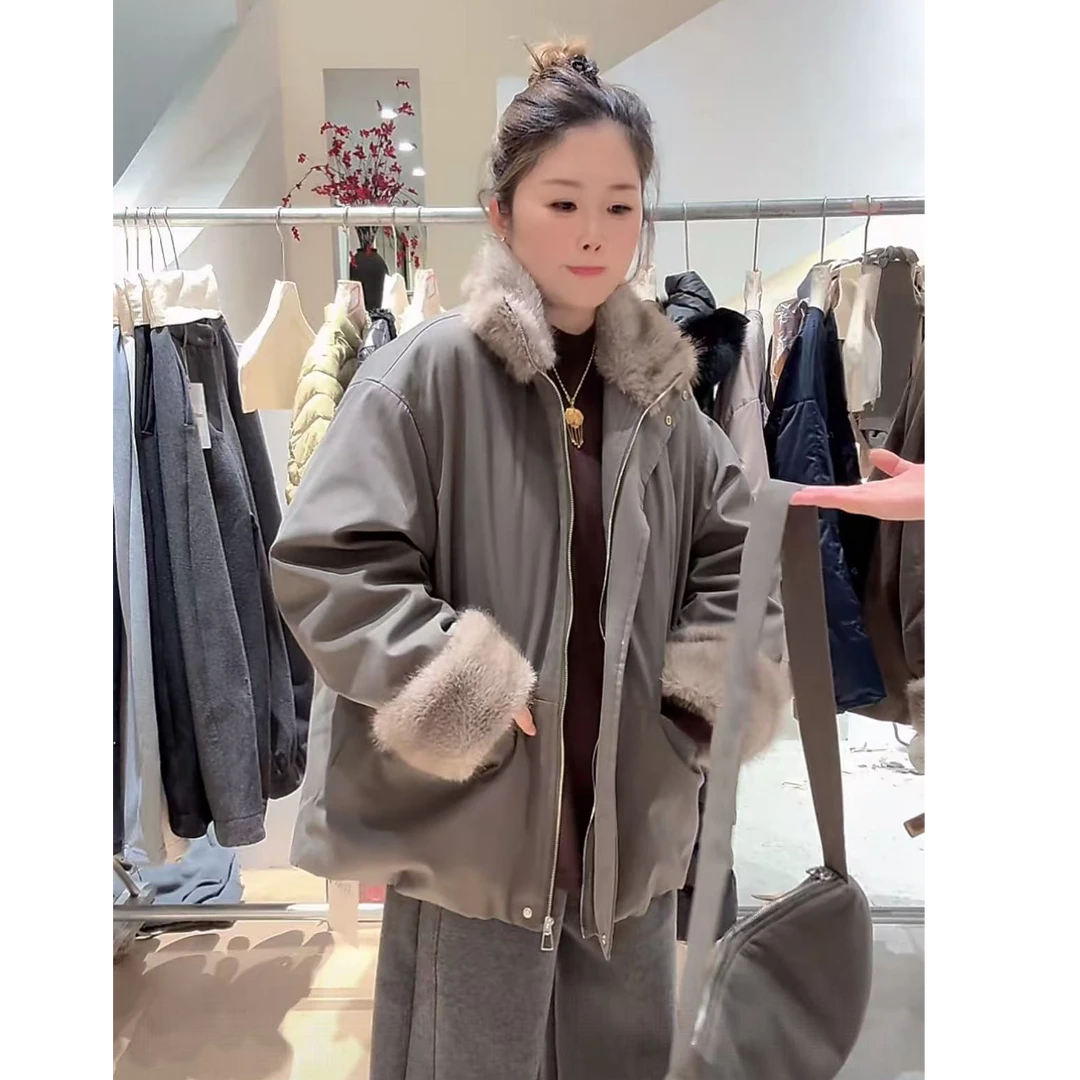 2576 UU 韩版休闲女款舒适冬款保暖洋气百搭外套