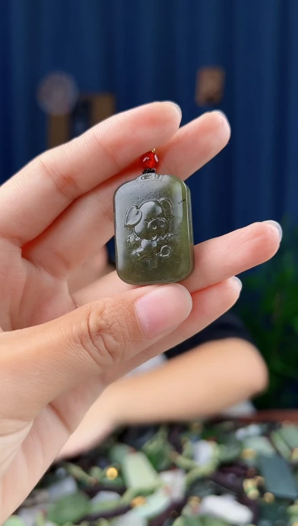 未镶嵌和田玉挂件拍一发一，