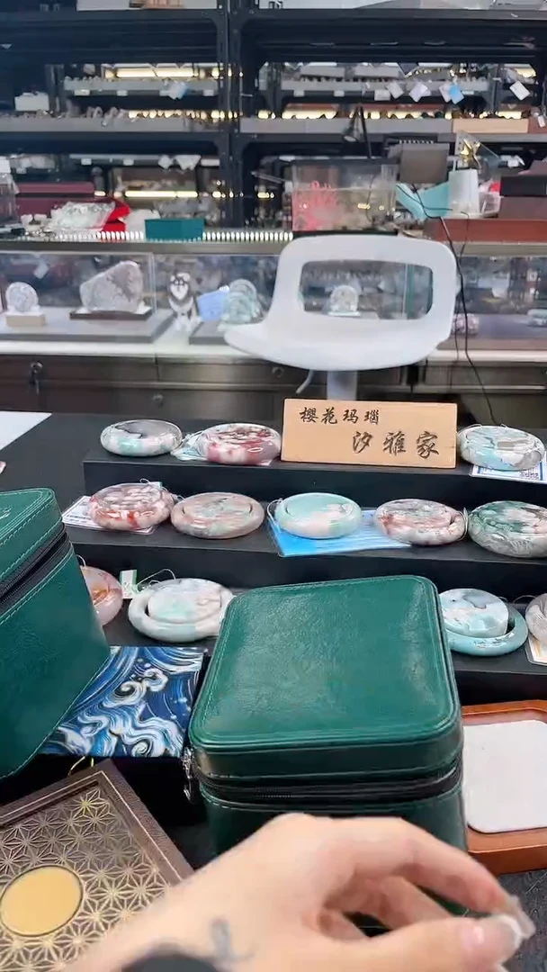 未镶嵌手镯石英质玉六*六圈口（赠品镯心）