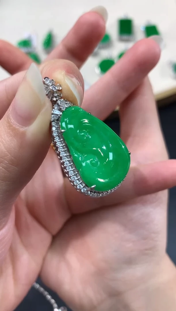 【闪购商品】翡翠吊坠(不含链)18K金镶嵌A403|49800