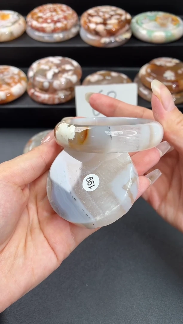 手镯玛瑙/玉髓未镶嵌石英质玉55圈(赠送镯心)圈口建议拍大