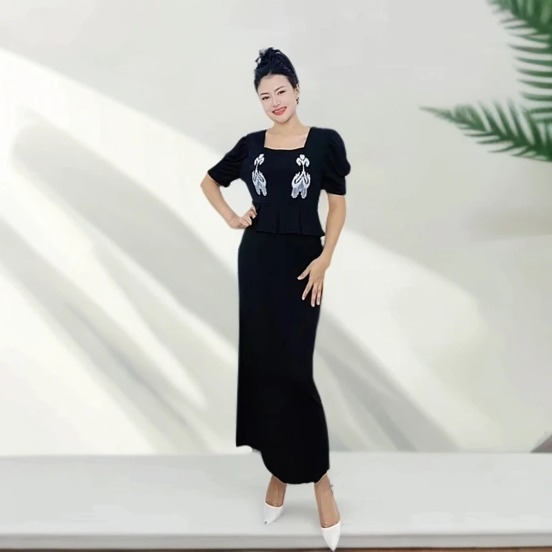 8007方领气质显瘦时尚优雅民族风花纹女装连衣裙