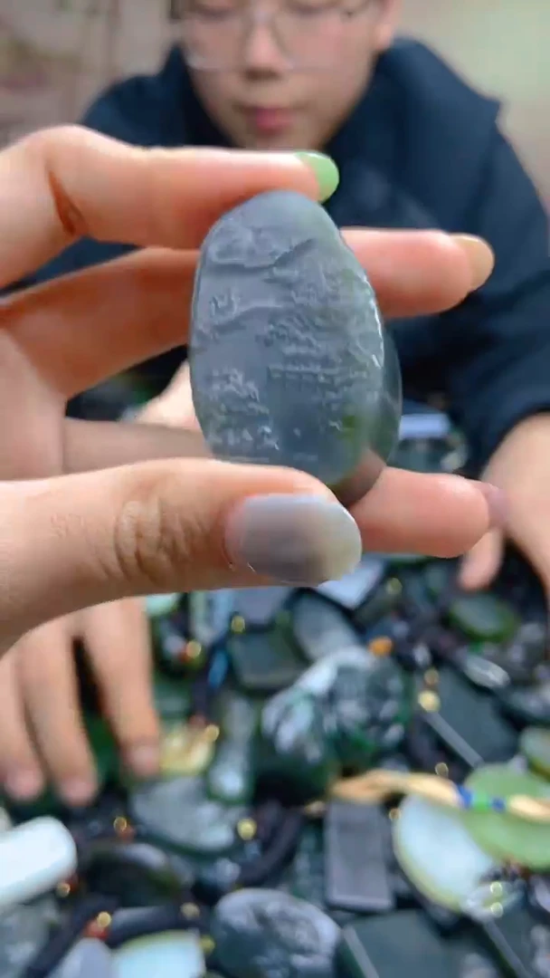 颈饰未镶嵌和田玉1