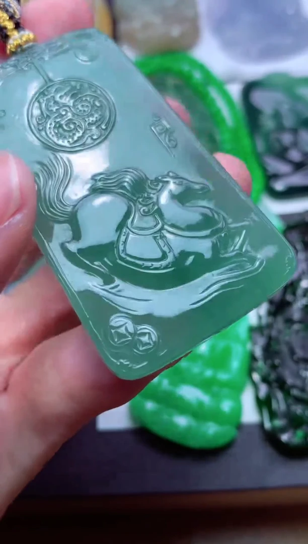 翡翠未镶嵌颈饰天然翡翠
