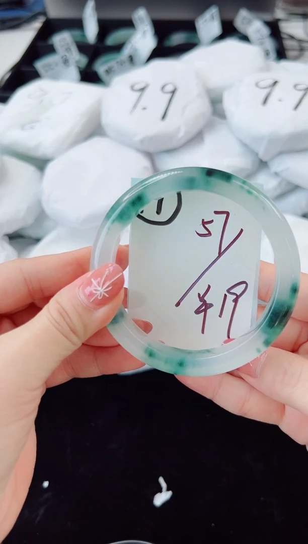 未镶嵌手镯石英质玉57圈口编号：17