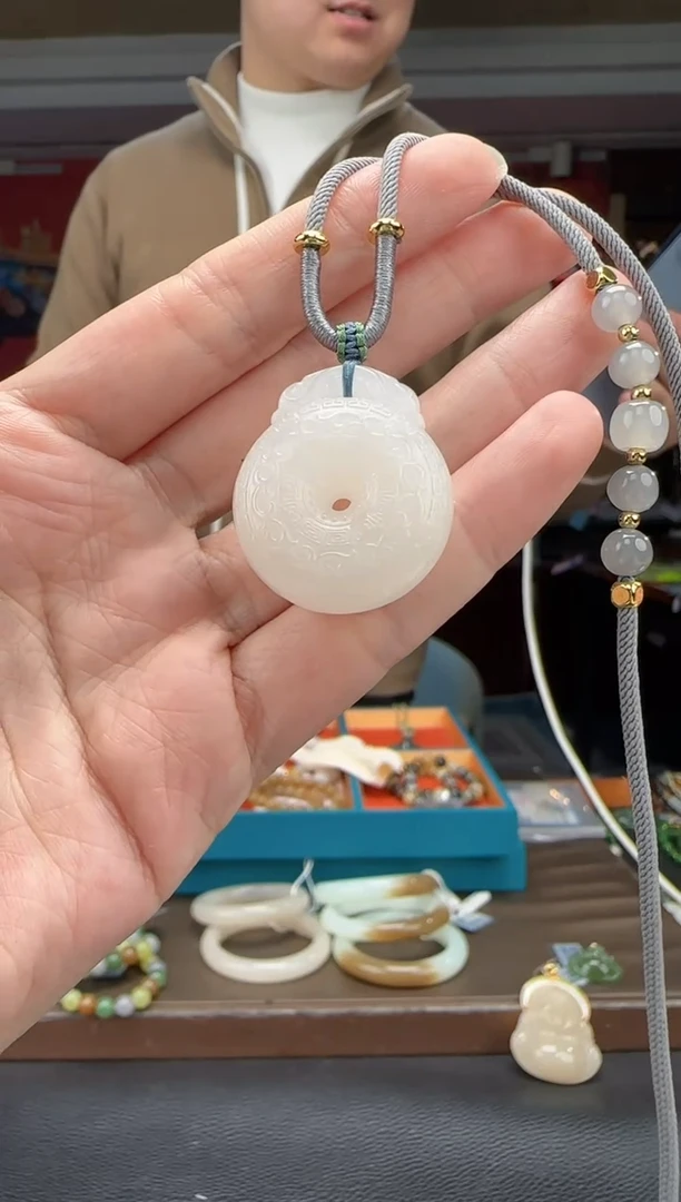 颈饰未镶嵌和田玉白玉平安扣