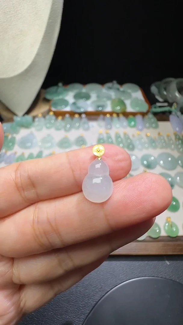 吊坠(不含链)18K金镶嵌翡翠小葫芦
