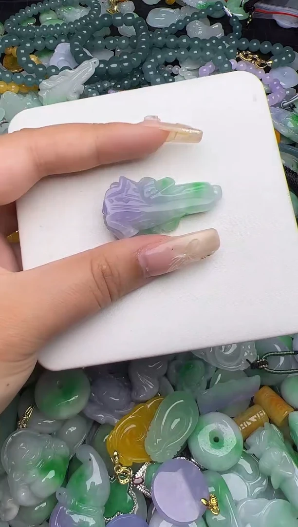 翡翠未镶嵌颈饰天然缅甸翡翠吊坠