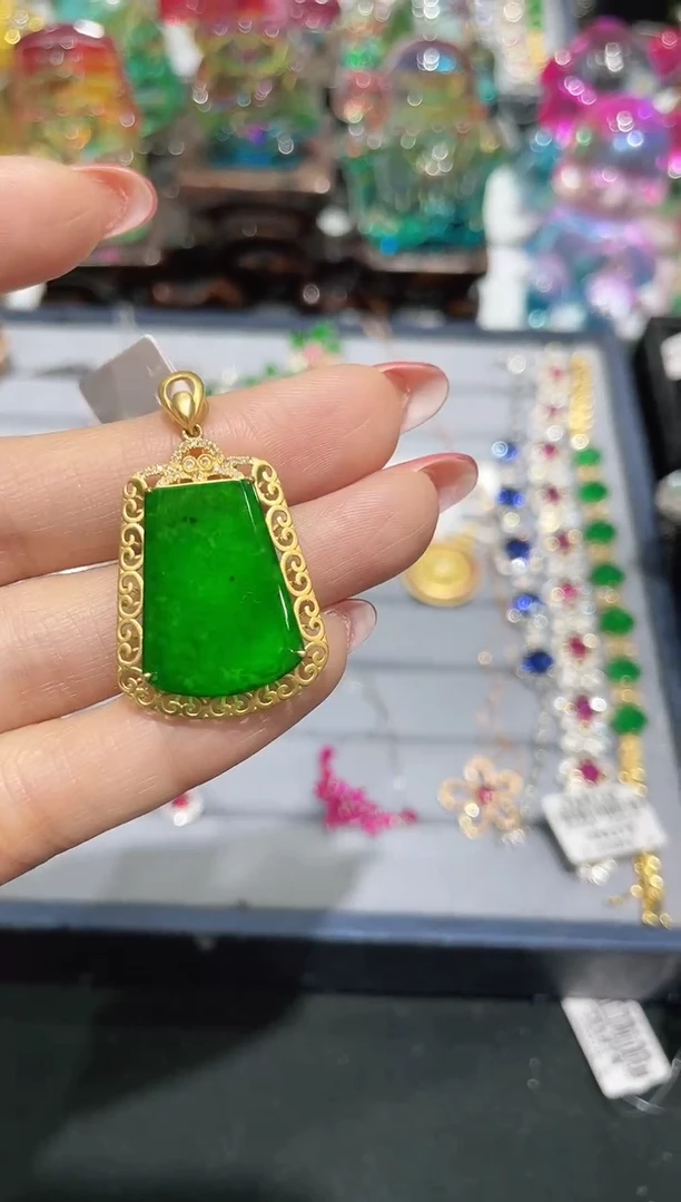 吊坠(不含链)18K金镶嵌翡翠吊坠