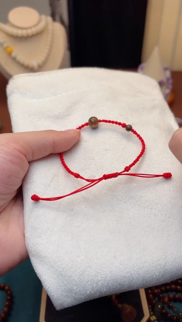 【闪购商品】白玉菩提吊坠红编绳 沉