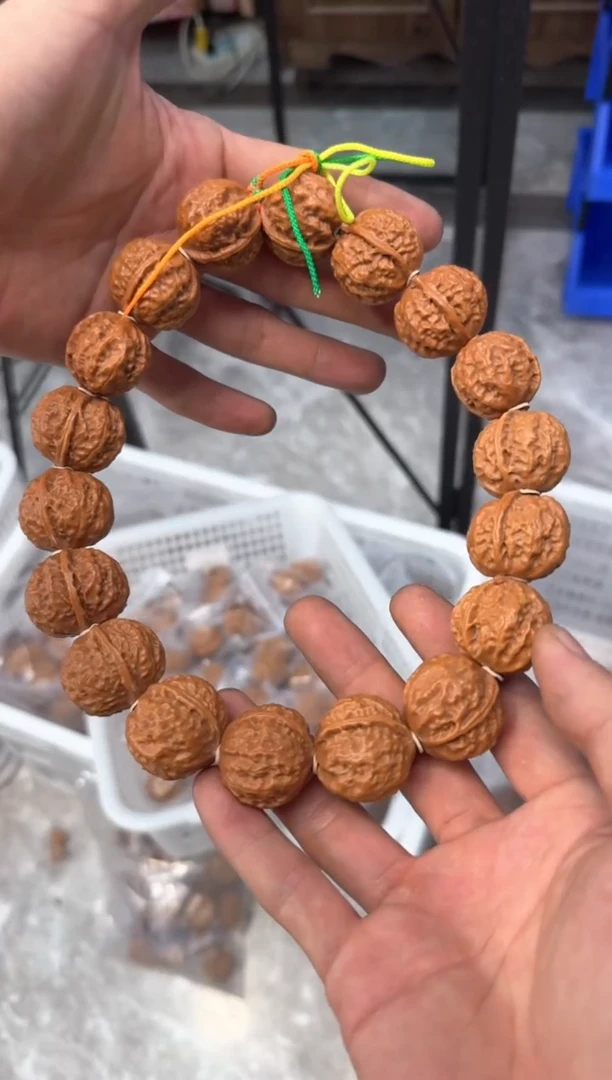 【闪购商品】文玩核桃把件2.4秋子手串51号