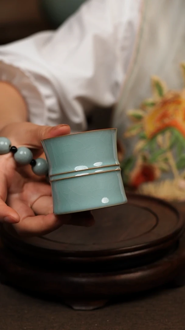 瓷片天青色全手束腰杯100ml 微瑕 不带礼盒