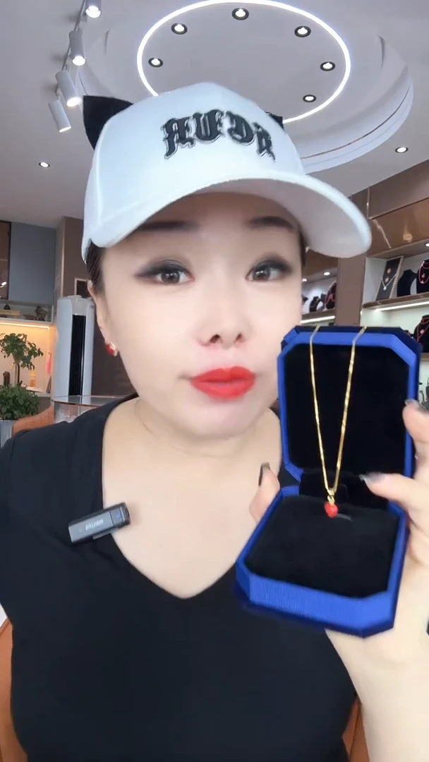 中国红小爱心吊坠