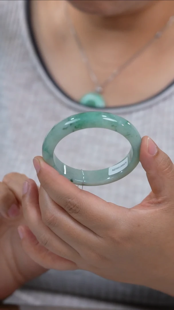 翡翠手镯未镶嵌翡翠手镯0476