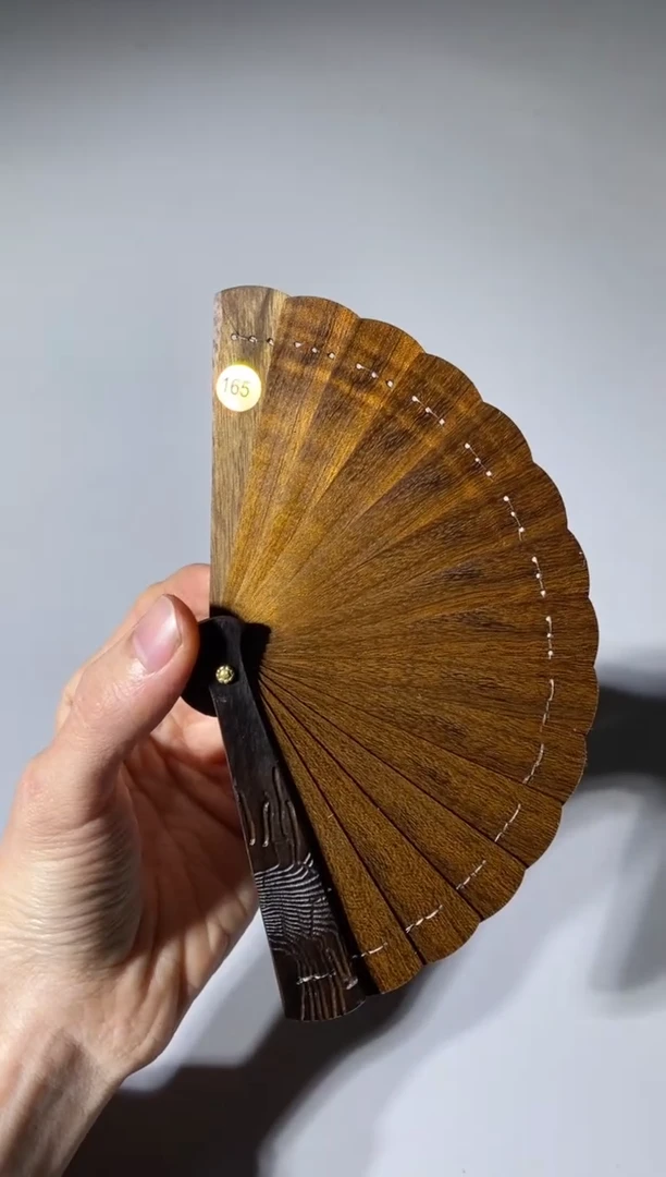 【闪购商品】金丝楠木雕165号10cm金丝楠木小叶桢楠掌中扇