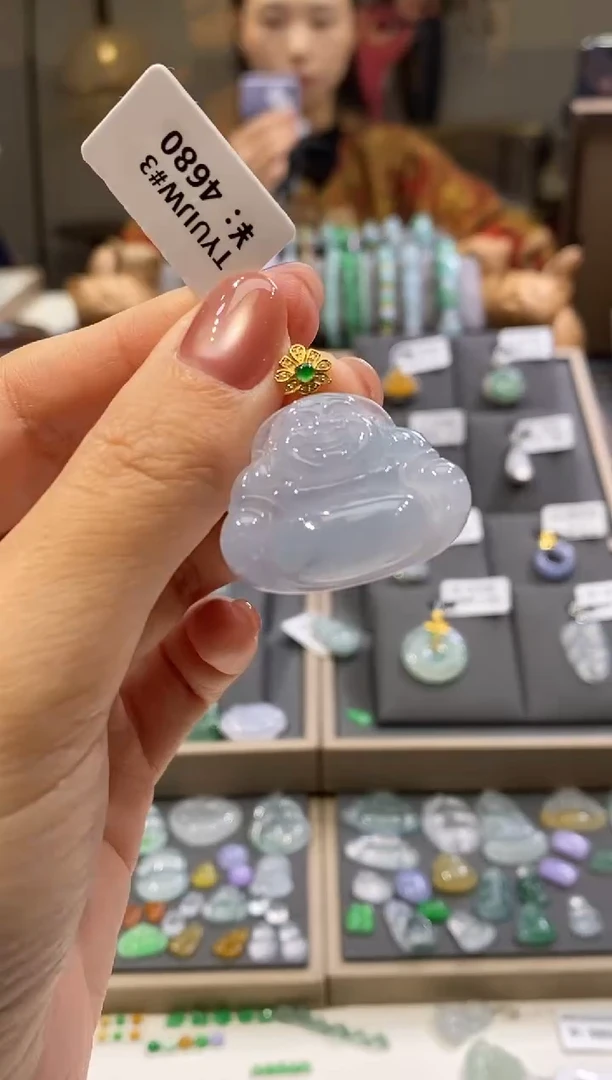 颈饰18K金镶嵌翡翠佛公