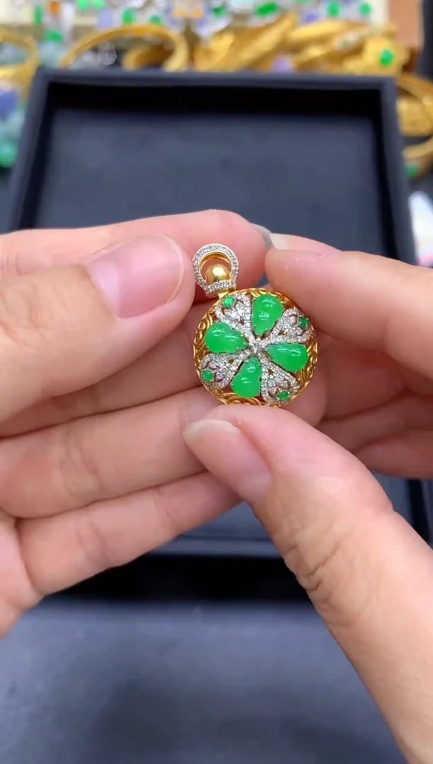 颈饰18K金镶嵌翡翠730-中国好珍宝