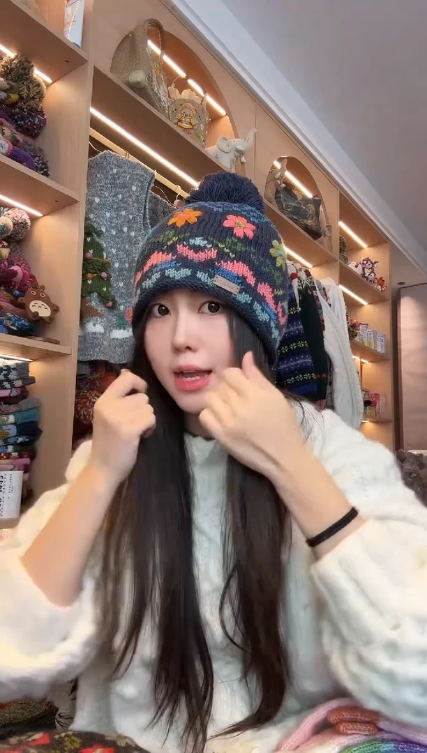 美丽如深蓝色单球帽