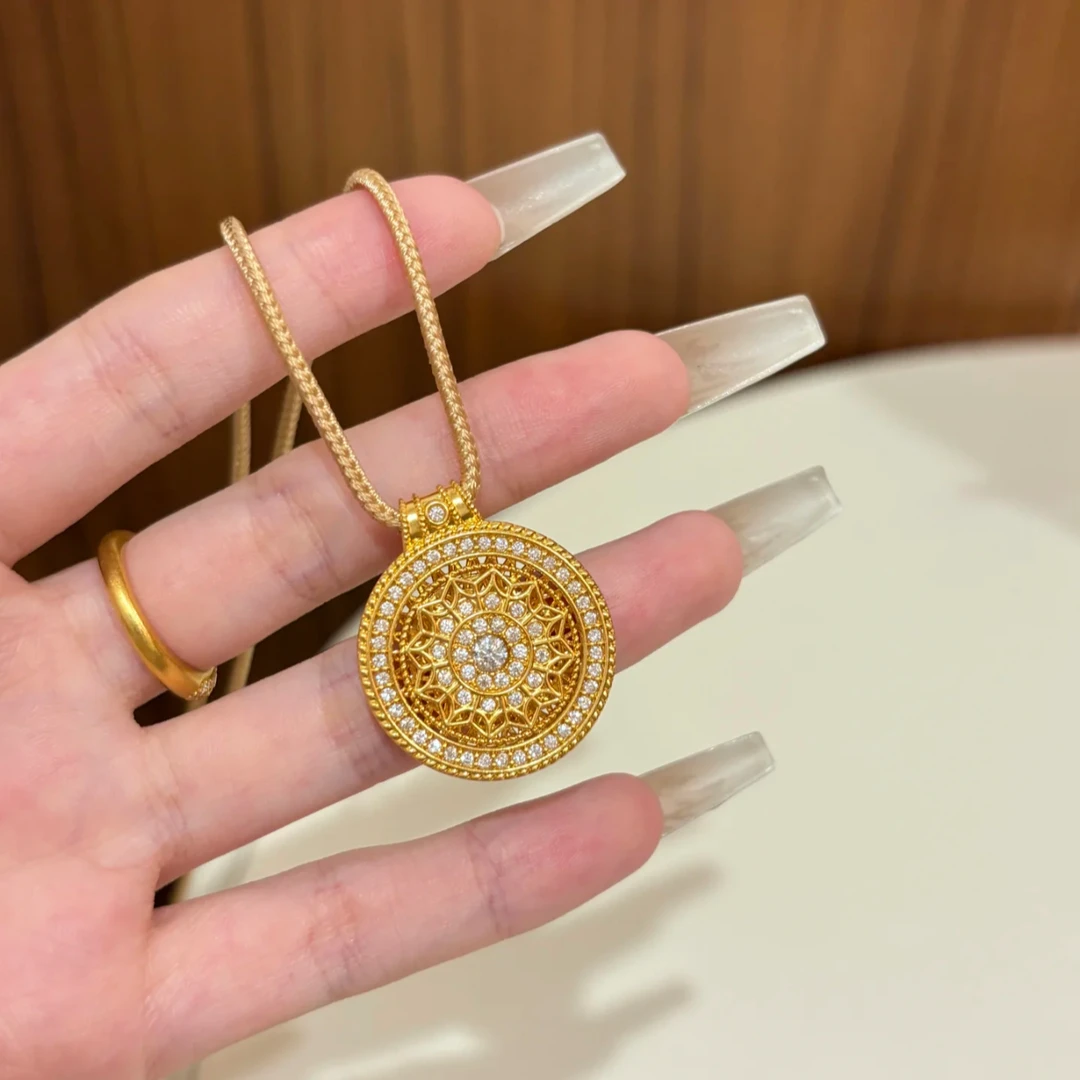 铜合金布艺项链 新中式镂空复古满钻八宝罗盘时尚吊坠项链毛衣链