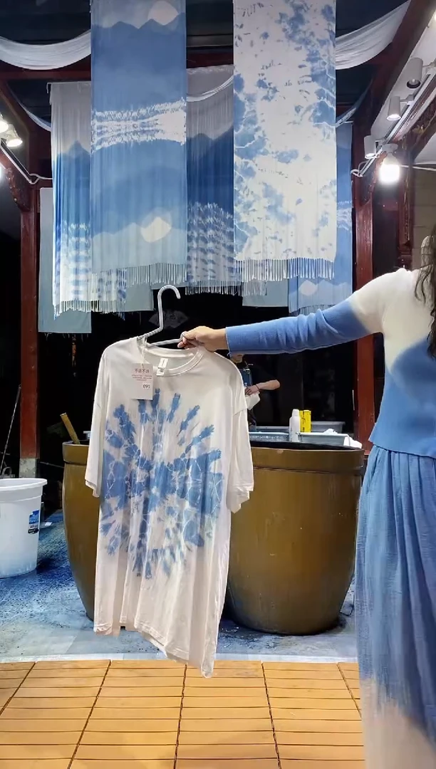 云浅蓝深 扎染服装  白底风车T恤 091