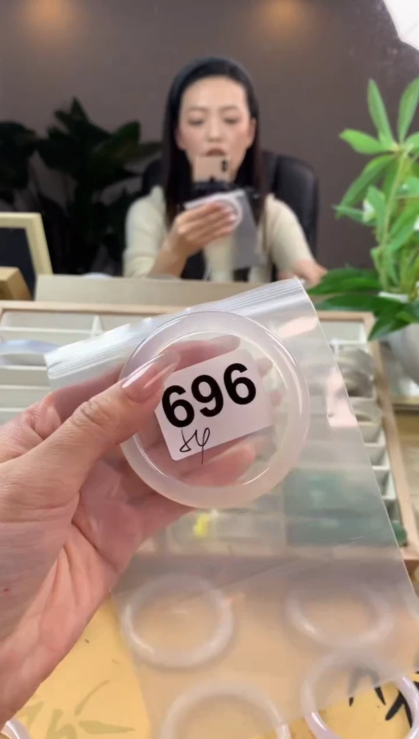 【闪购商品】玛瑙/玉髓手镯未镶嵌696